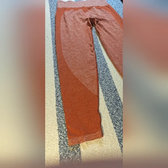 Victoria secret VS Pink seamless cinnamon leggings size large - Picture 11 of 12